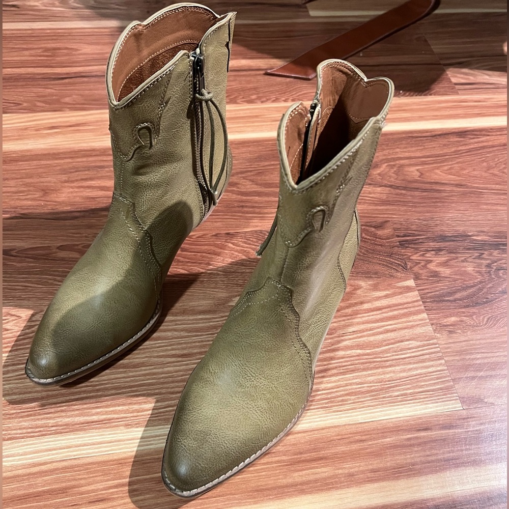 NWOB Western Ankle Booties